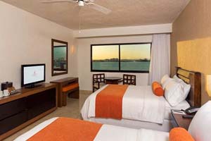 Deluxe Lagoon View - Flamingo Cancun Resort - All Inclusive - Cancun, Mexico