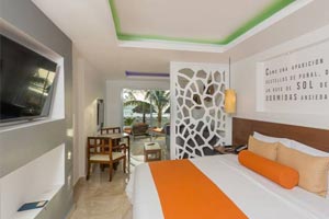 Swim Up Jr. Suite - Flamingo Cancun Resort - All Inclusive - Cancun, Mexico